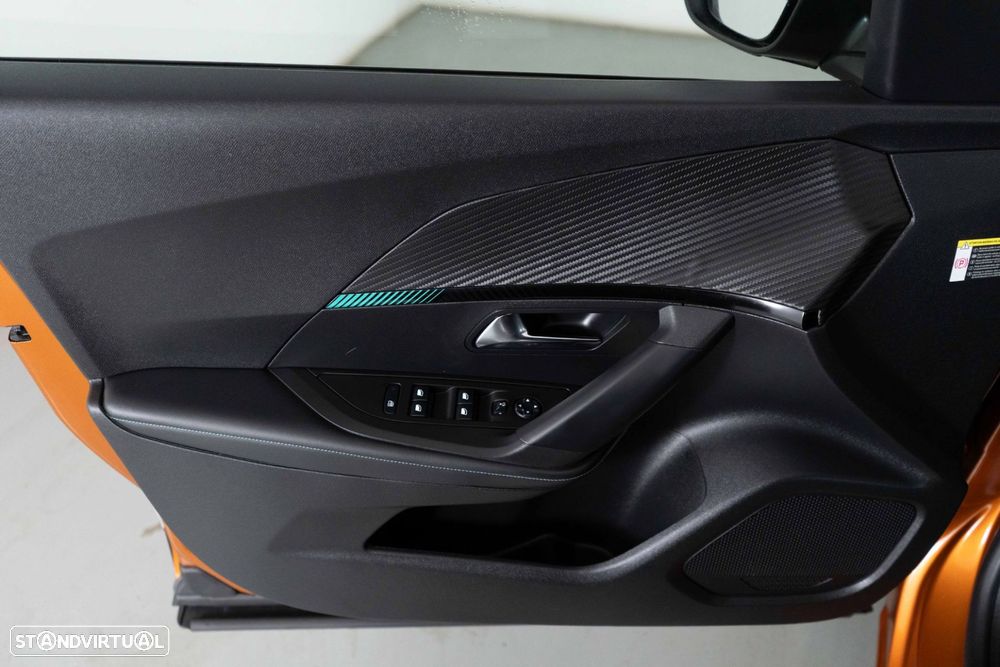 Peugeot 2008 1.2 PureTech Allure Pack EAT8 - 20