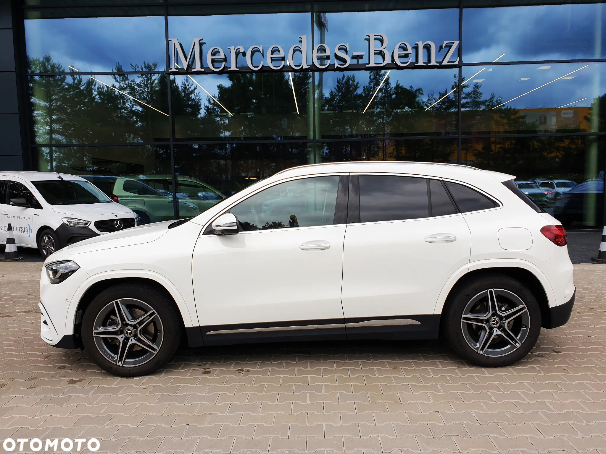 Mercedes-Benz GLA 200 AMG Line - 4