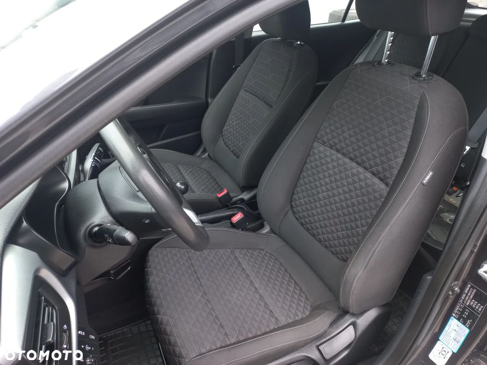 Kia Rio - 22