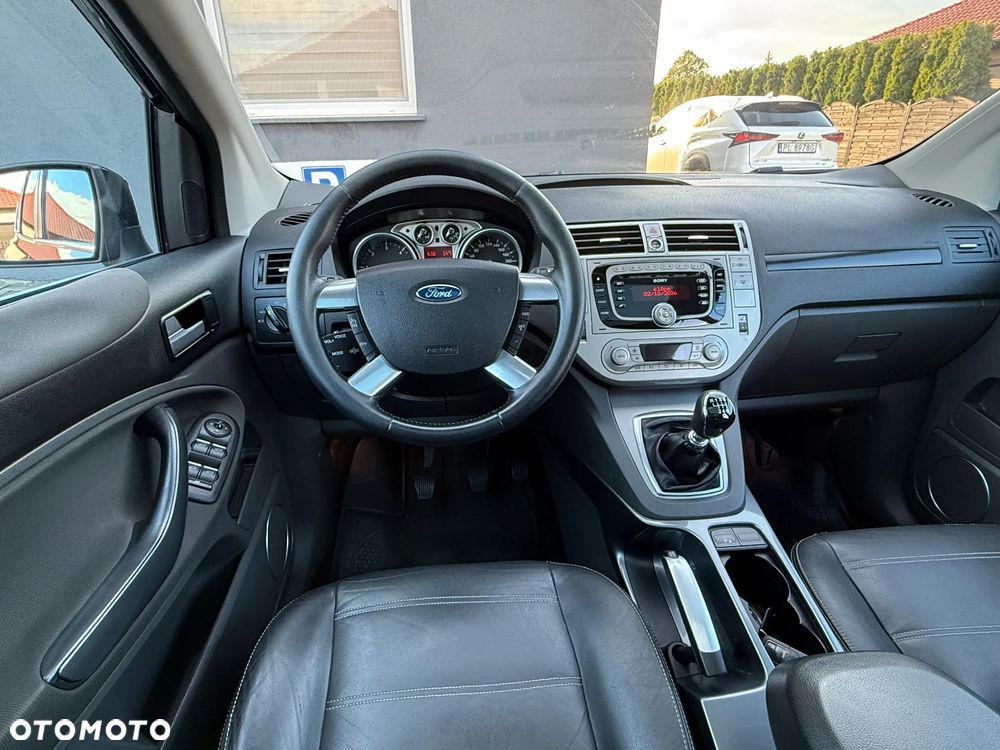 Ford Kuga - 32