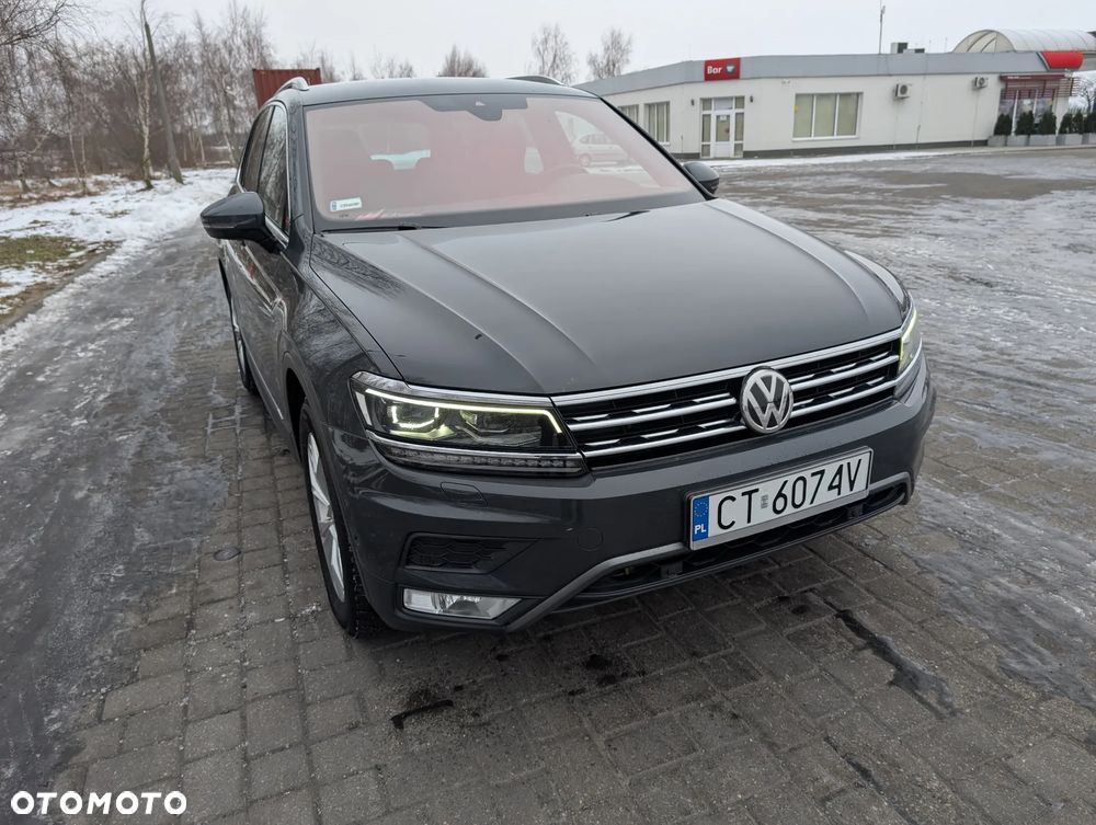 Volkswagen Tiguan - 1