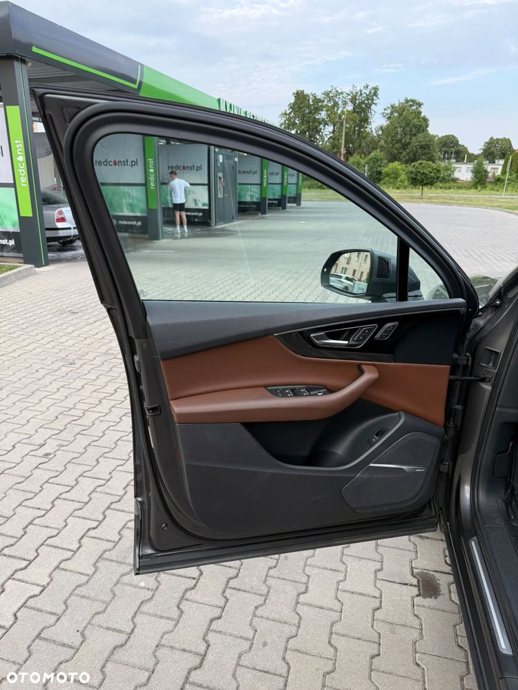 Audi Q7 - 25