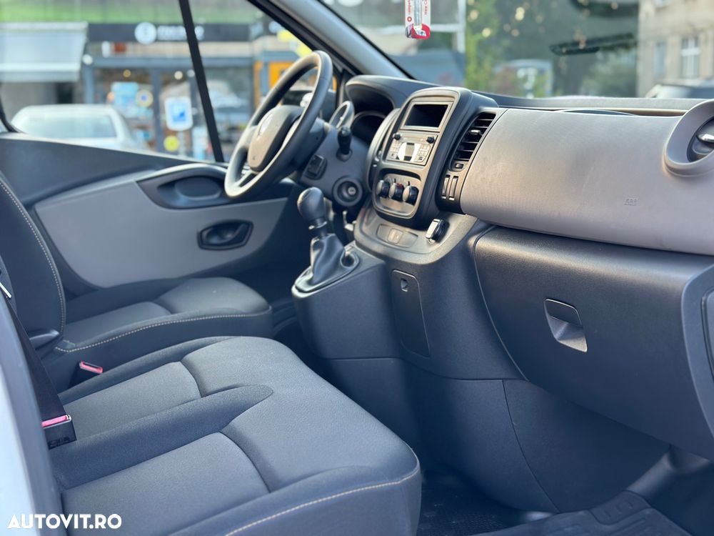 Renault Trafic - 12
