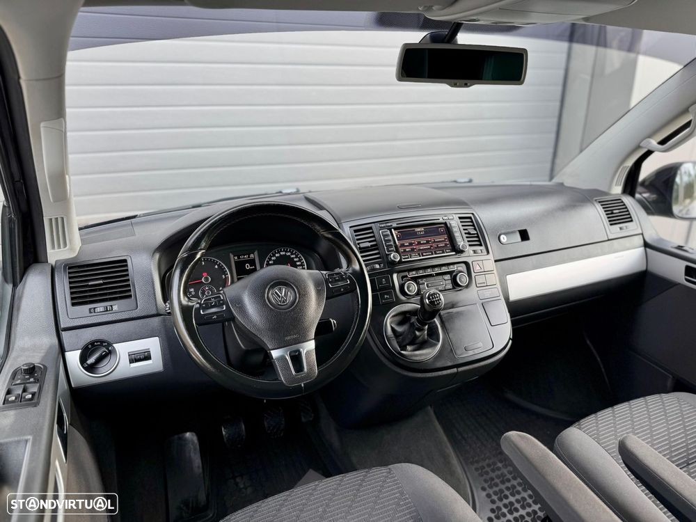 VW Multivan 2.0 TDi 180 Highline BlueMotion - 29
