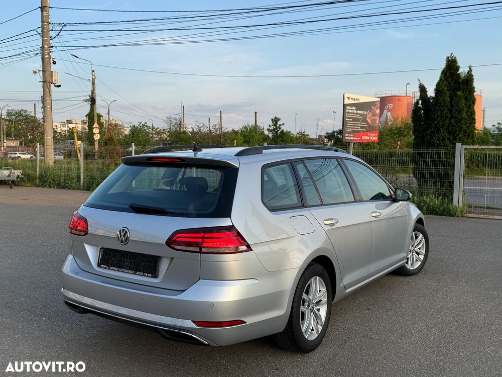 Volkswagen Golf 2.0 TDI SCR DSG Comfortline - 19