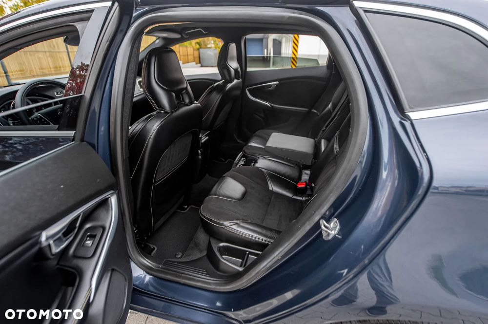 Volvo V40 T3 R-Design Summum - 23