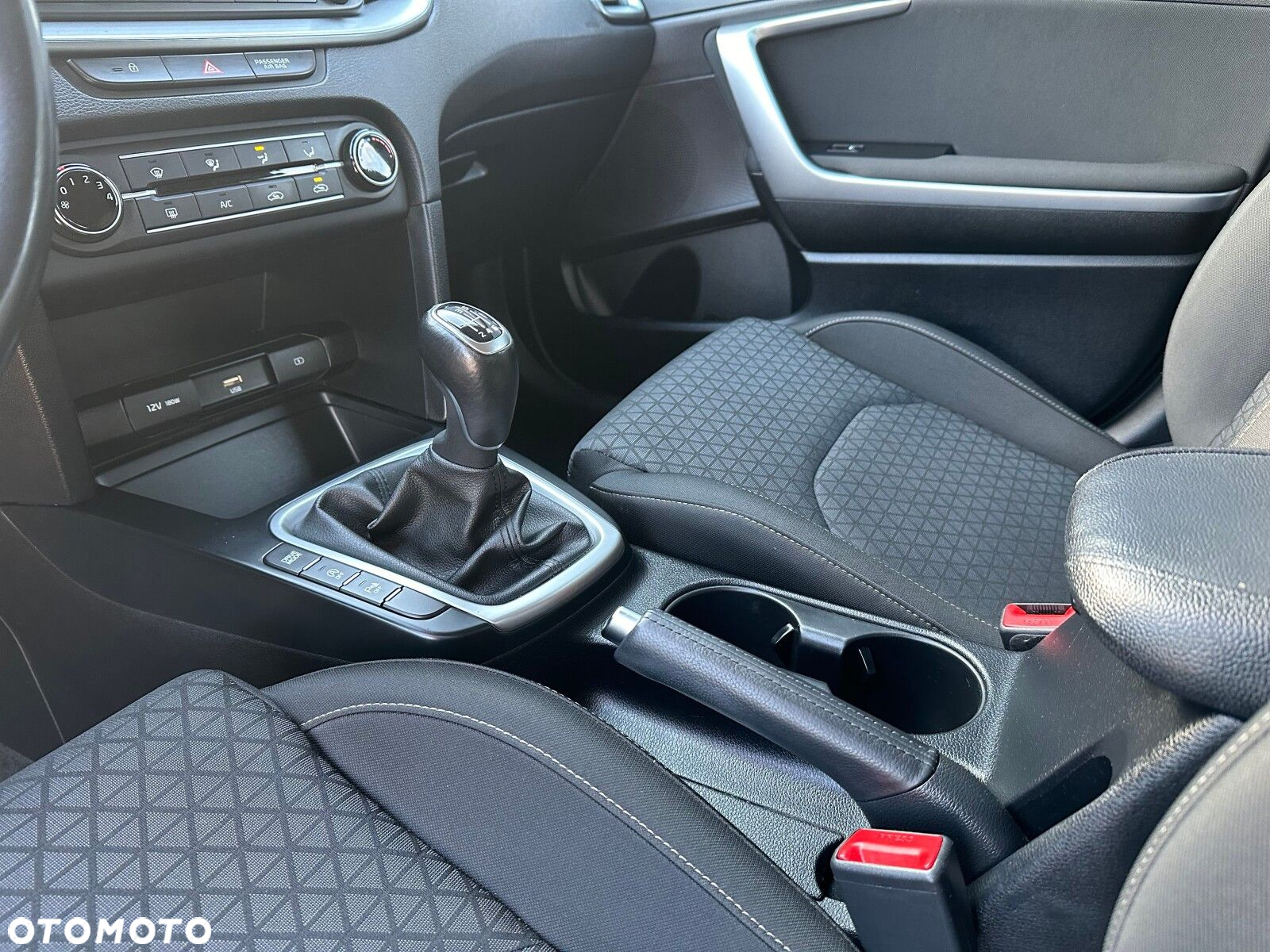 Kia Ceed - 31