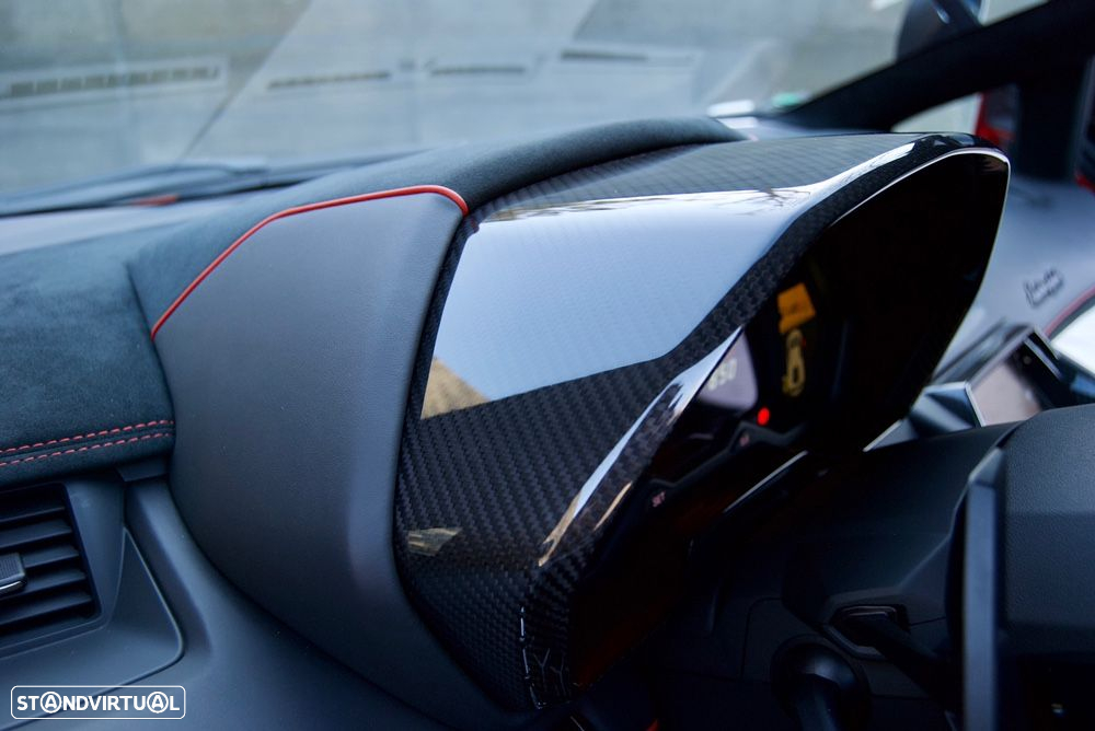 Lamborghini Aventador 6.5 V12 LP750-4 SV - 36