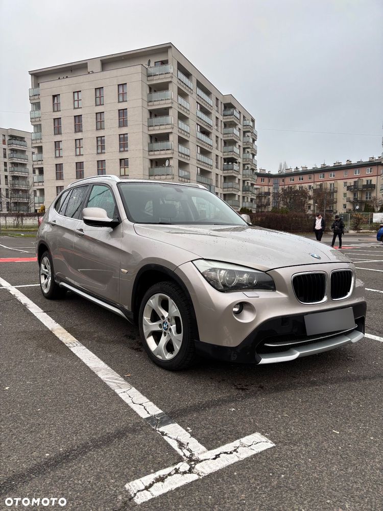 BMW X1 xDrive20i - 1