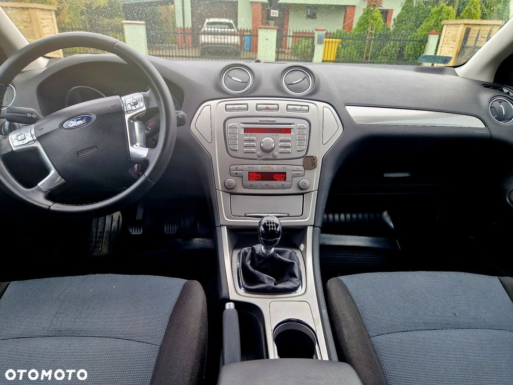 Ford Mondeo 1.8 TDCi Ambiente - 10