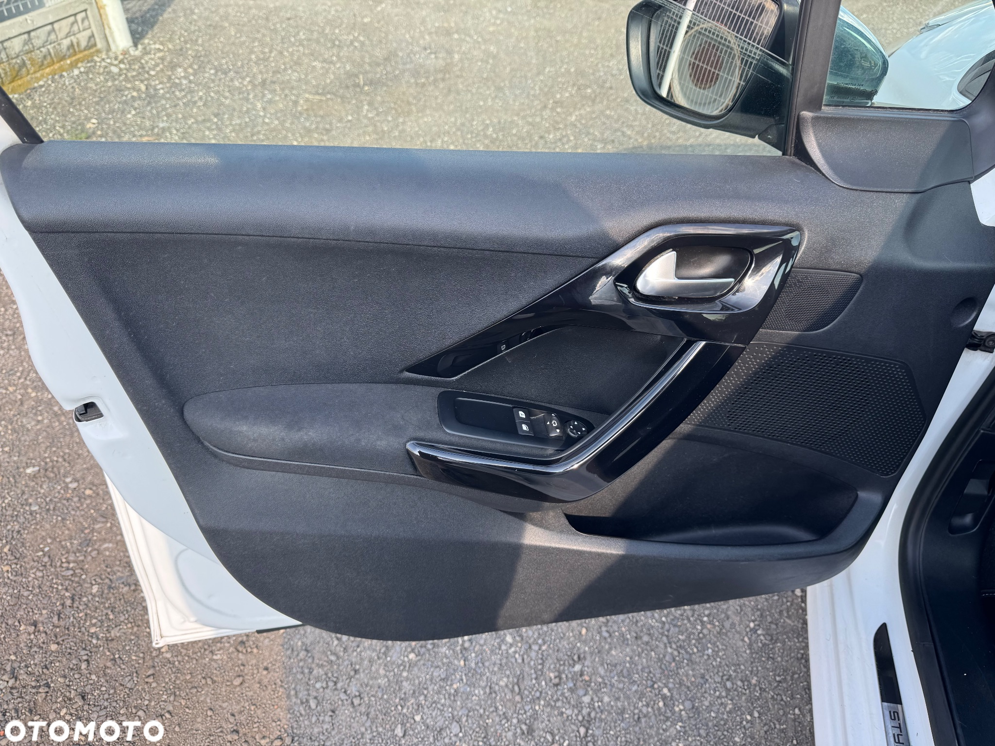 Peugeot 208 1.6 BlueHDi Active - 11