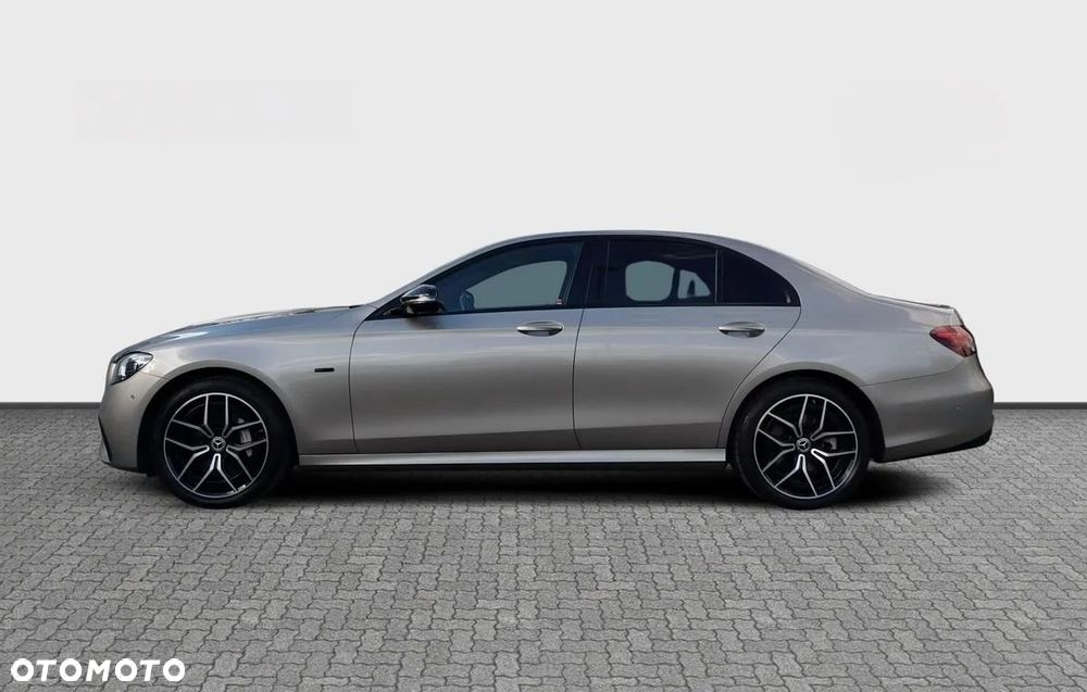 Mercedes-Benz Klasa E 300 9G-TRONIC AMG Line - 2