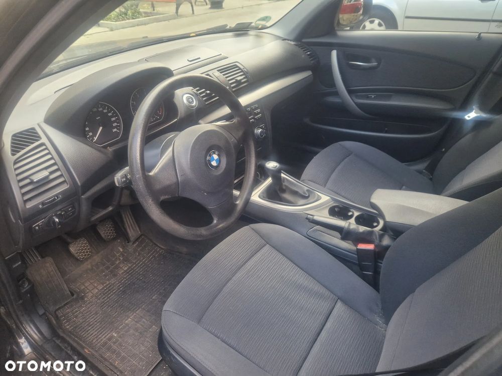 BMW Seria 1 116i - 8