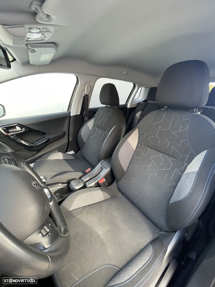 Peugeot 2008 1.2 PureTech Active - 6