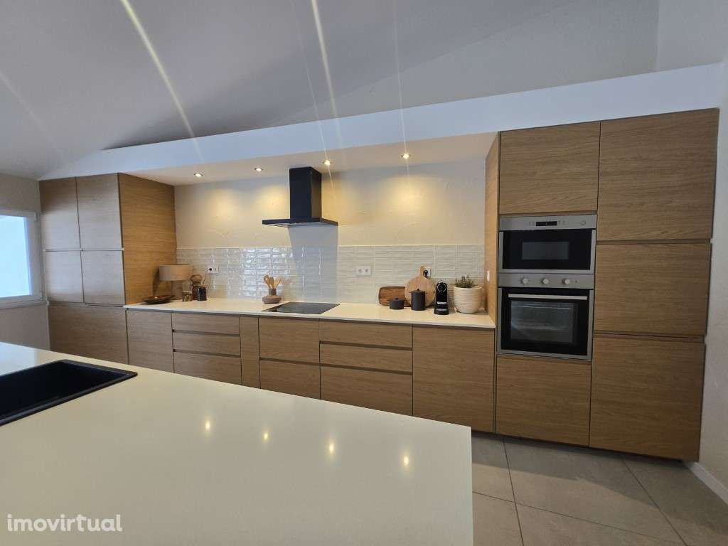 Moradia T2 com piscina pronta a habitar! - Grande imagem: 2/16