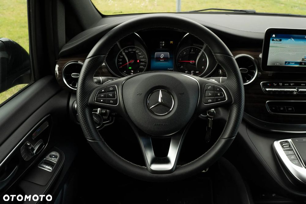 Mercedes-Benz Klasa V 300 d lang 4Matic 9G-TRONIC - 27