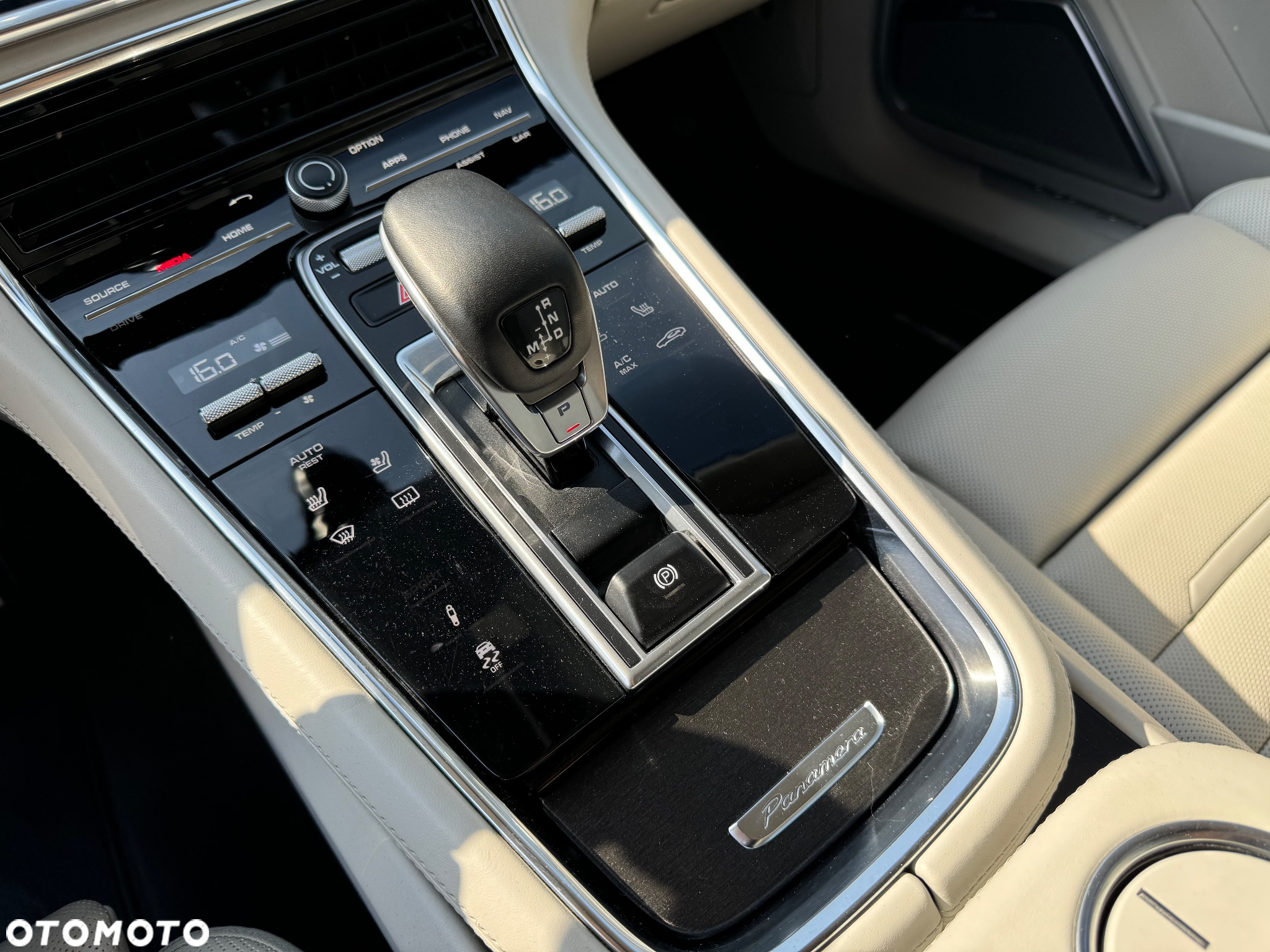 Porsche Panamera Turbo - 31