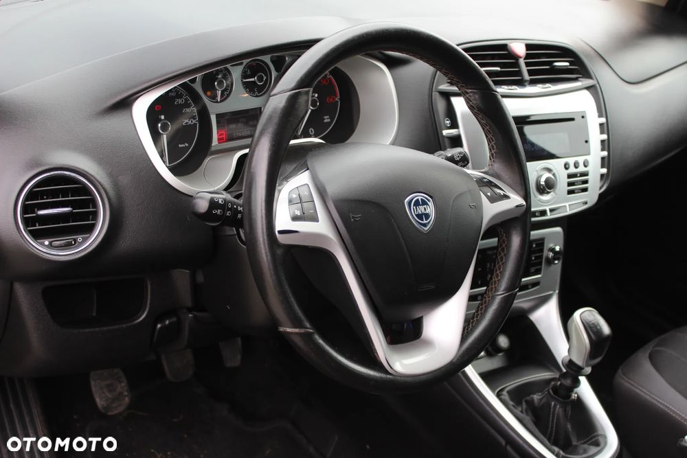 Lancia Delta 1.6 MultiJet 16v Silver - 13