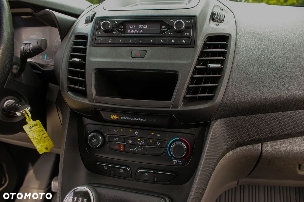 Ford Connect MAX - 32