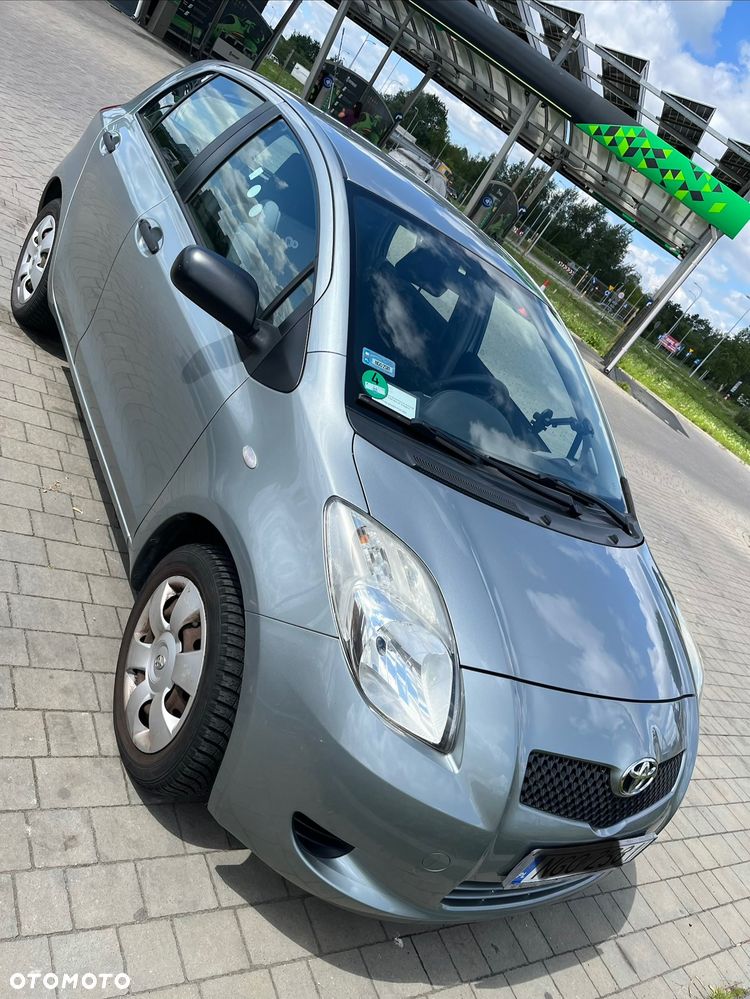 Toyota Yaris 1.3 Luna A/C - 1