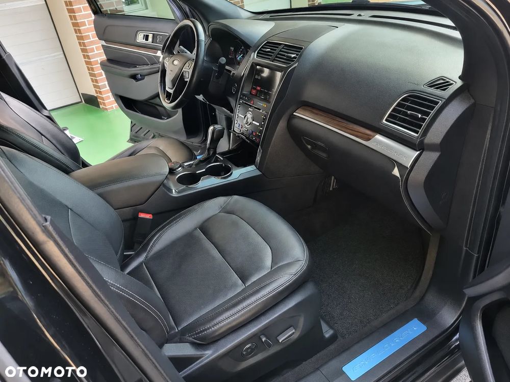 Ford Explorer - 10