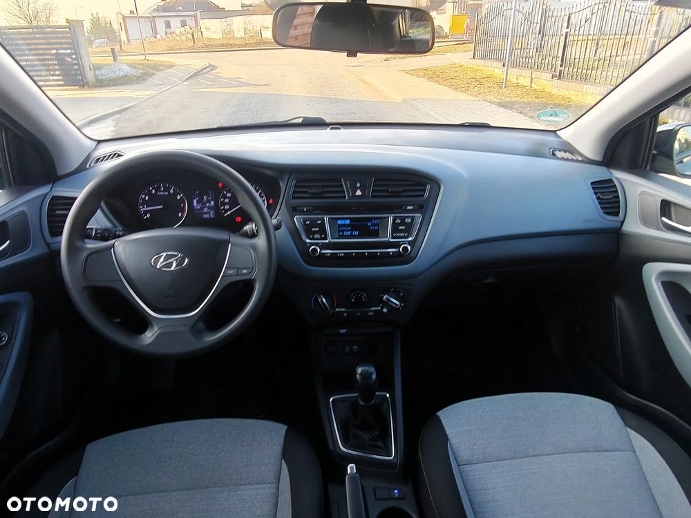 Hyundai i20 blue 1.2 - 23