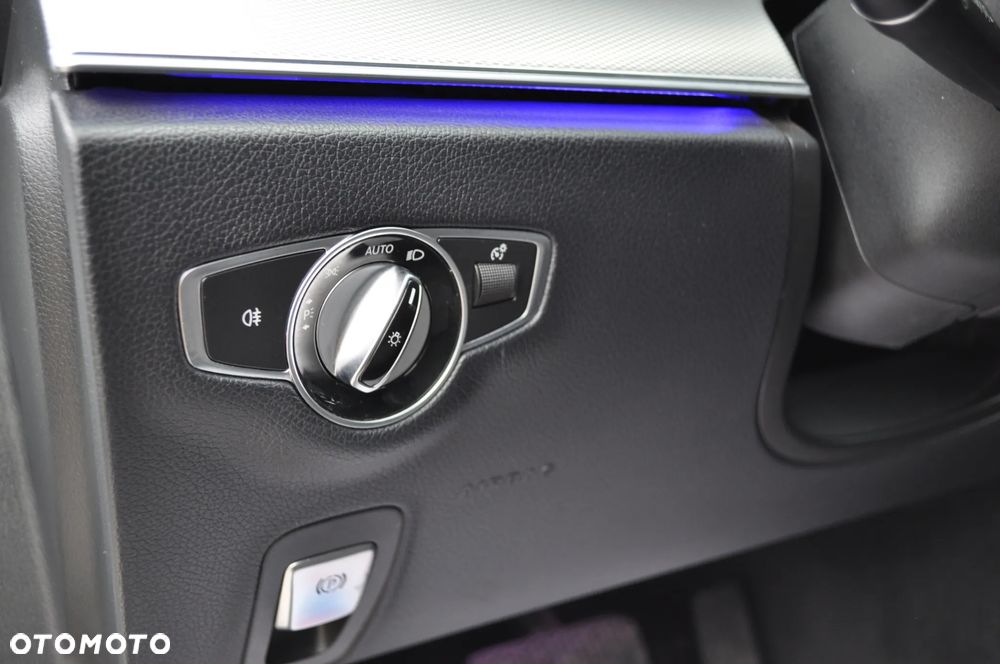 Mercedes-Benz Klasa E 220 d T 9G-TRONIC Exclusive - 21