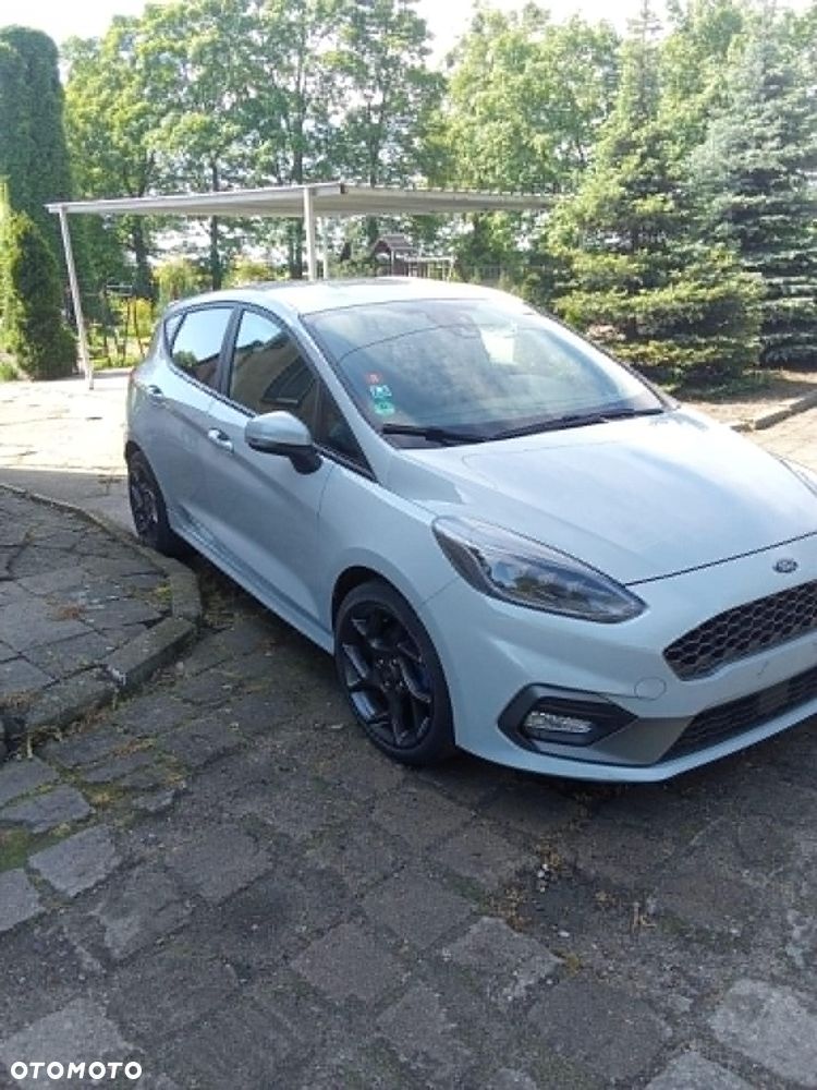 Ford Fiesta - 2