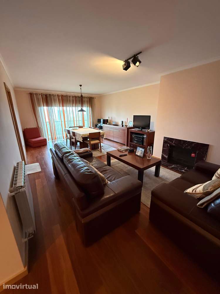 Apartamento T3 com varanda e garagem em Bragança - Grande imagem: 4/11
