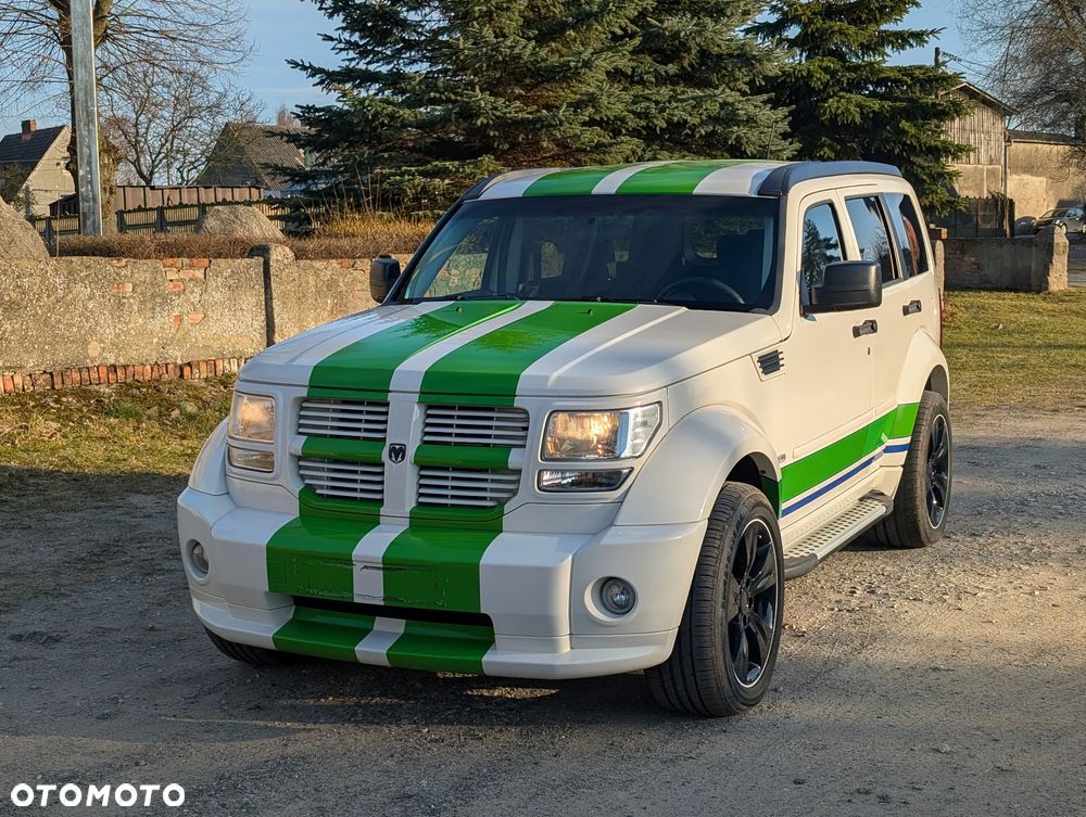 Dodge Nitro - 1