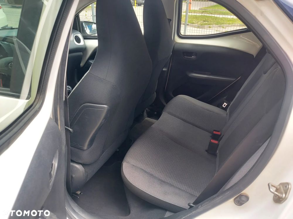 Toyota Aygo x-play - 10