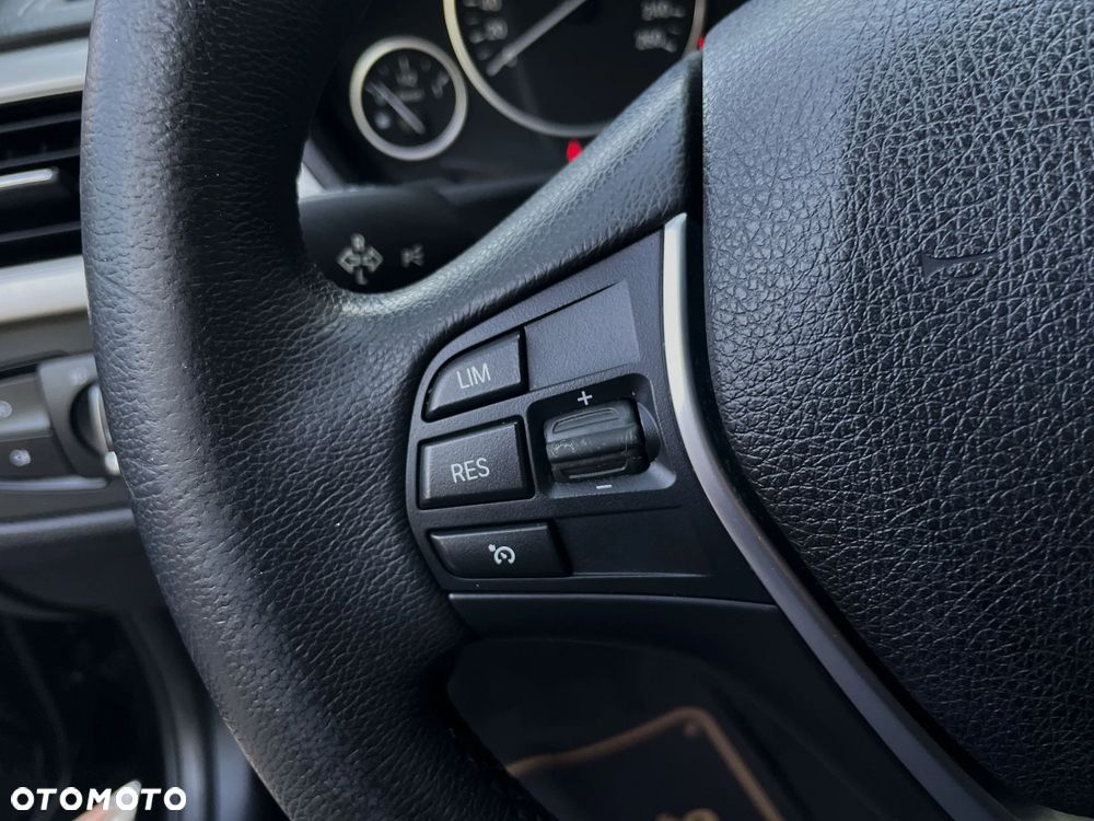 BMW Seria 3 320d - 23