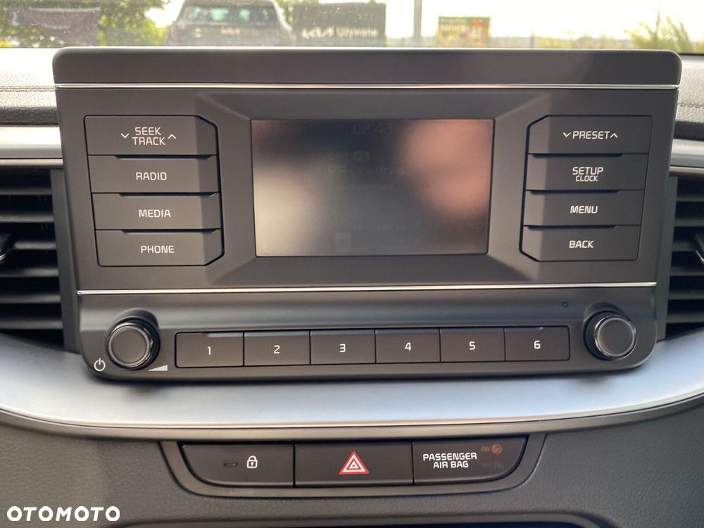 Kia Ceed - 24