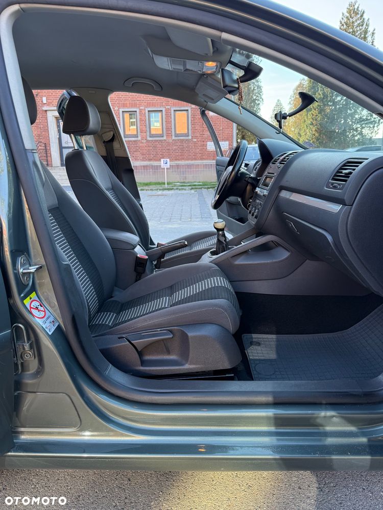 Volkswagen Golf - 18