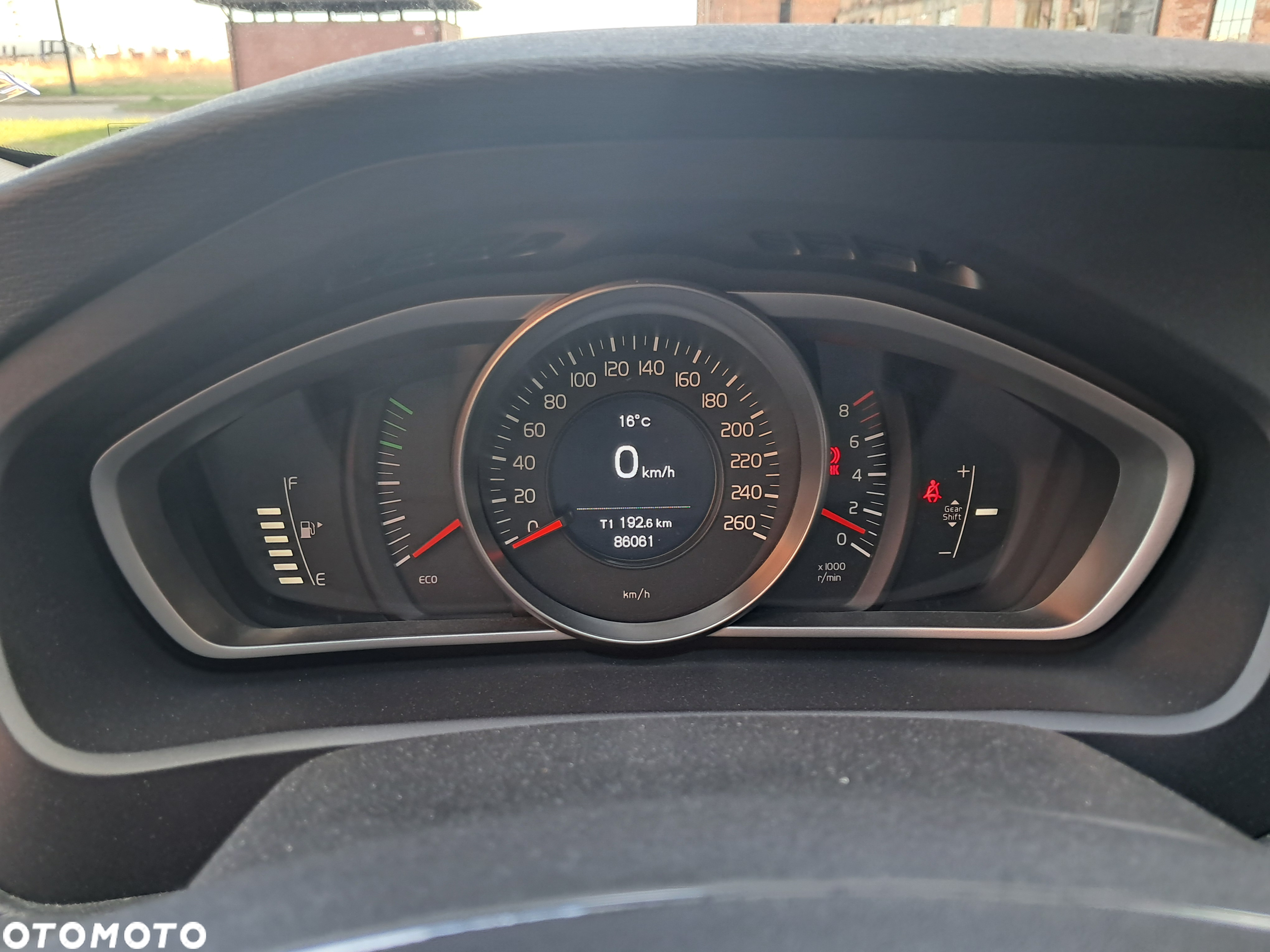 Volvo V40 T2 Momentum - 6