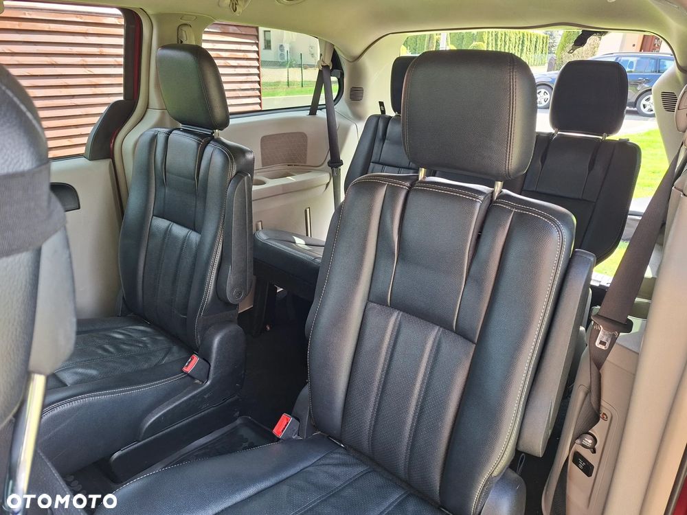 Chrysler Town & Country 3.6 Limited - 10
