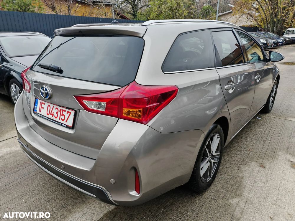 Toyota Auris 1.8 L VVT-i Hybrid Sol - 3