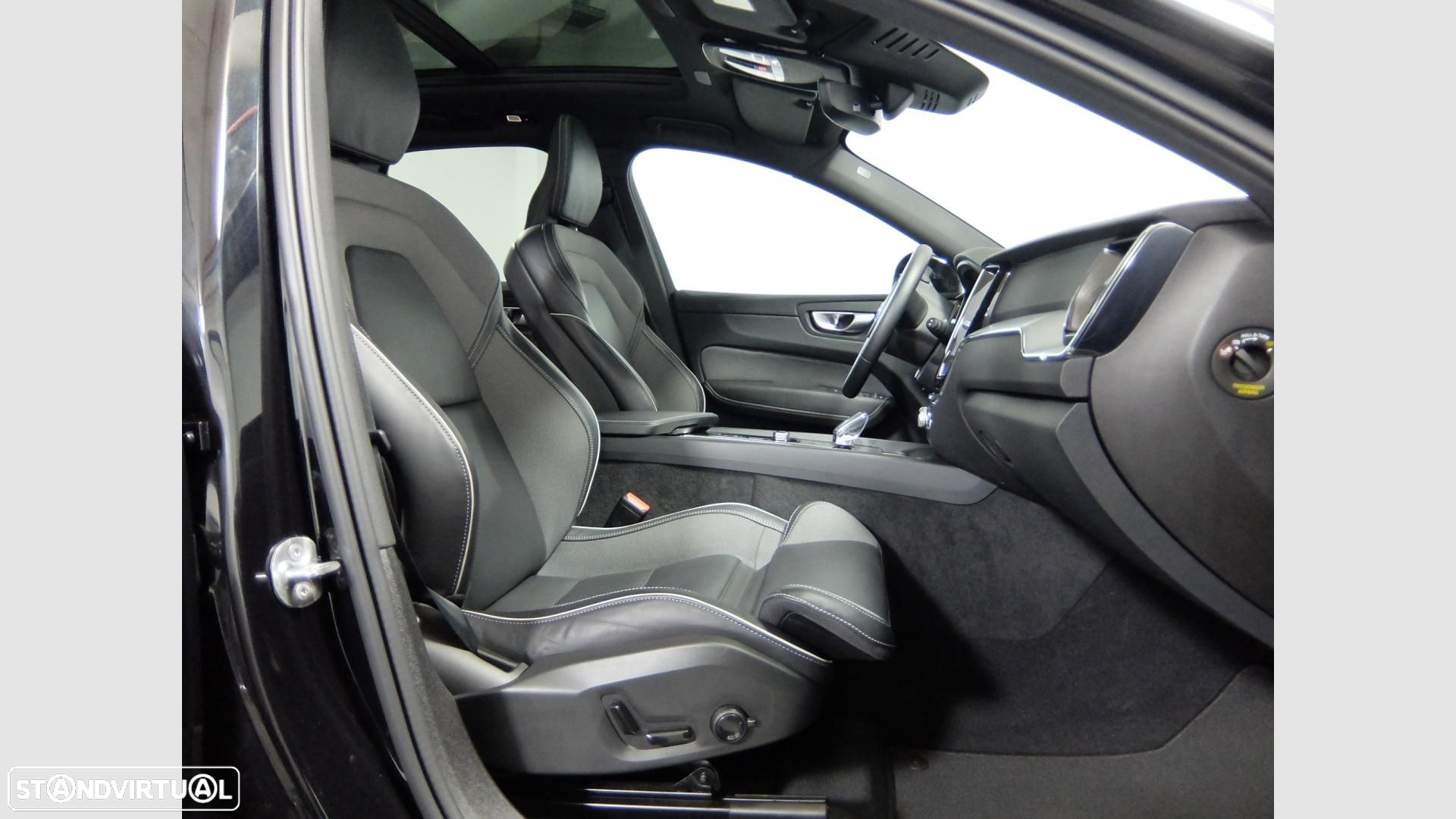 Volvo XC 60 2.0 T6 PHEV Black Edition AWD - 13
