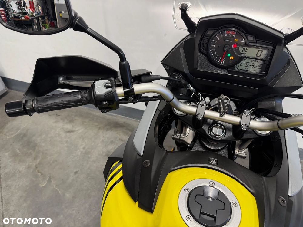 Suzuki V-STROM - 36