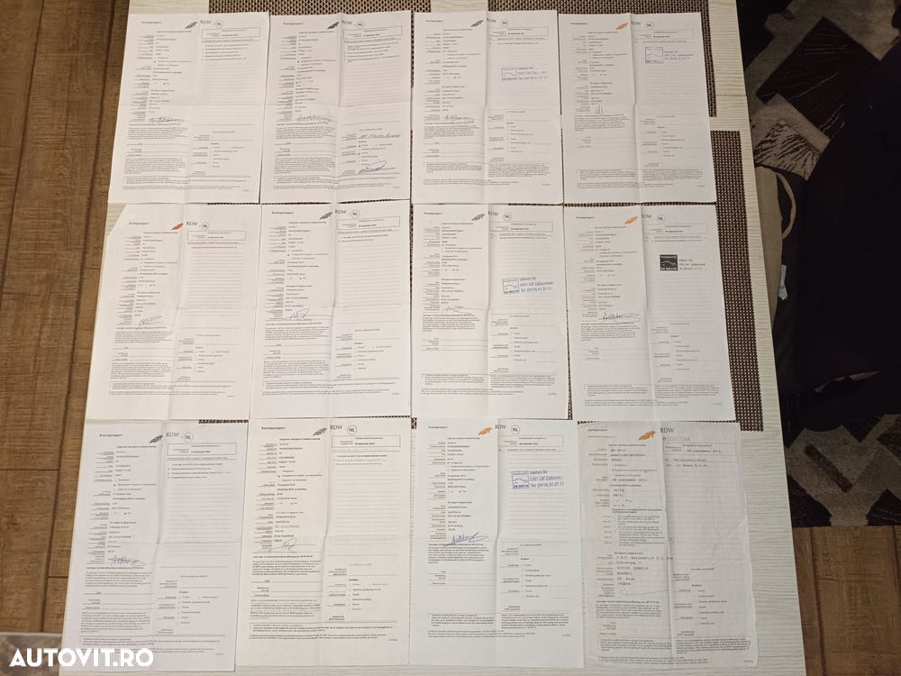 Volkswagen Passat 1.6 Comfortline Family - 16