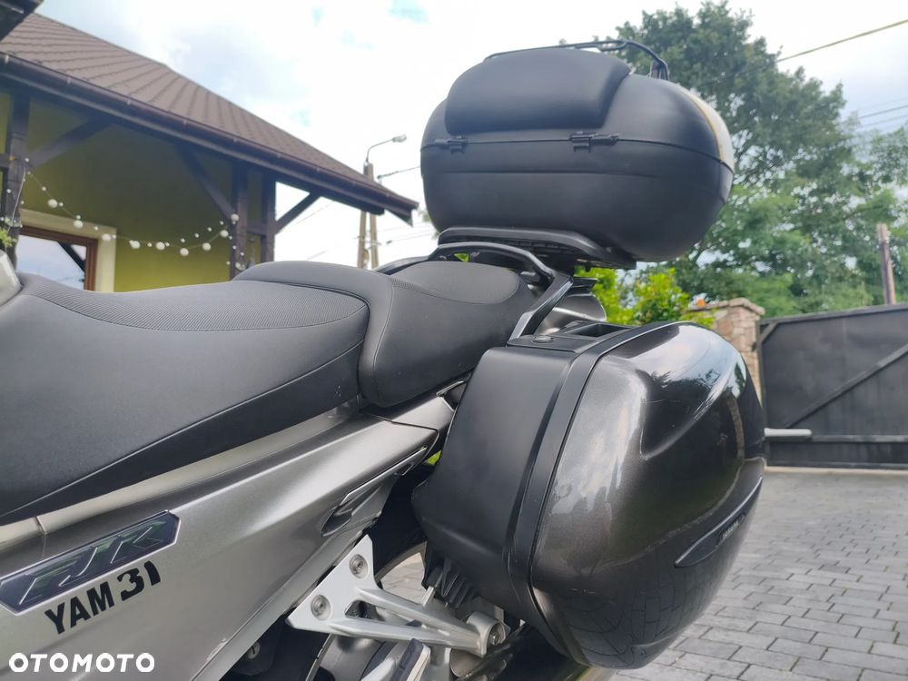 Yamaha FJR - 13