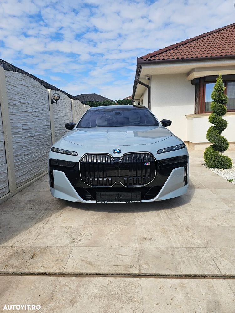 BMW M7 2025 — imagine 5