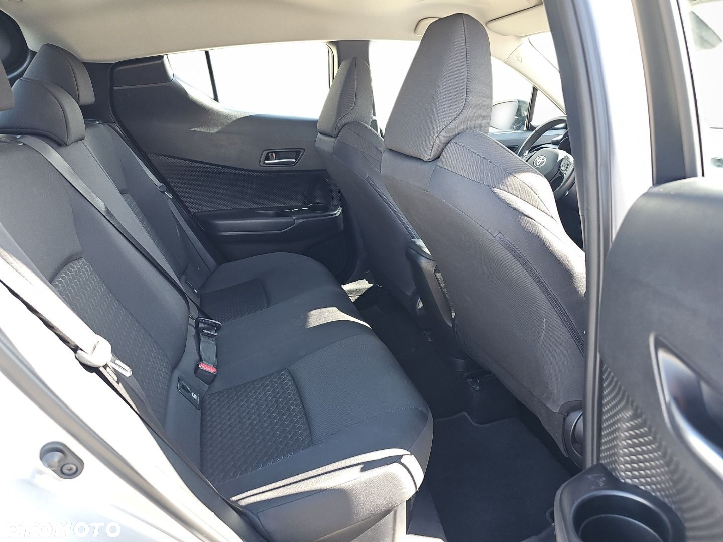 Toyota C-HR - 8