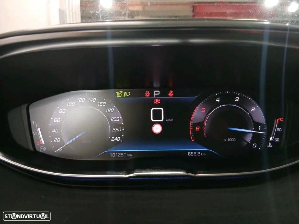 Peugeot 5008 1.5 BlueHDi Allure EAT8 - 8