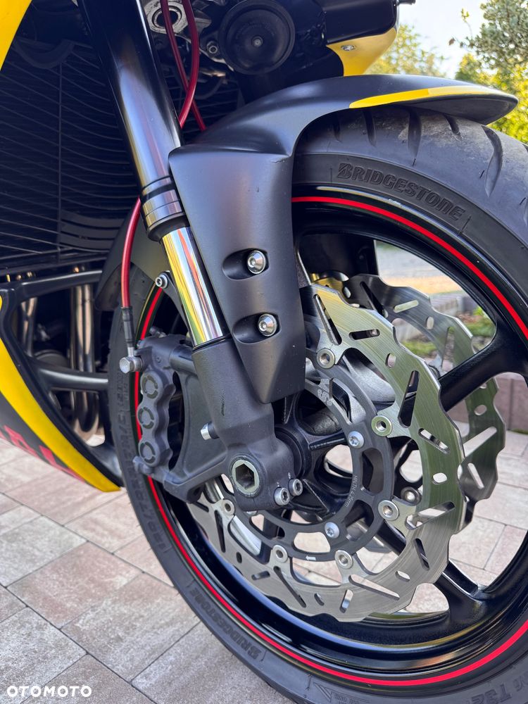 Yamaha FZ - 16