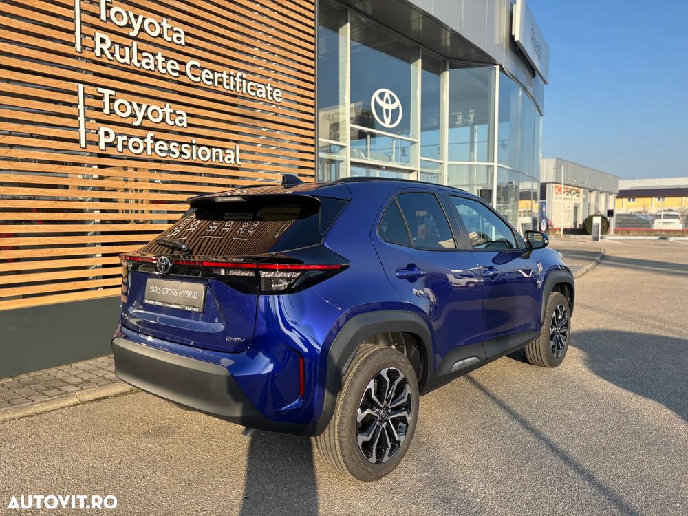 Toyota Yaris Cross 1.5 VVT-i HSD 4x2 Dynamic - 3