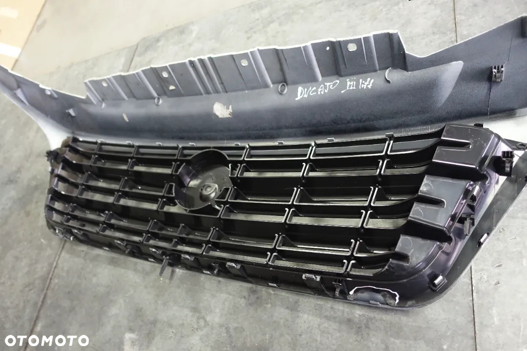 ATRAPA GRILL DUCATO III LIFT - 14