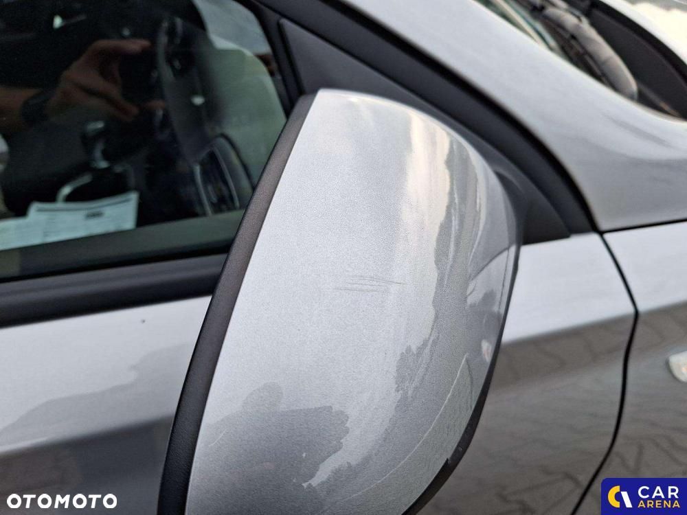 Hyundai i30 1.5 DPI Classic + - 21