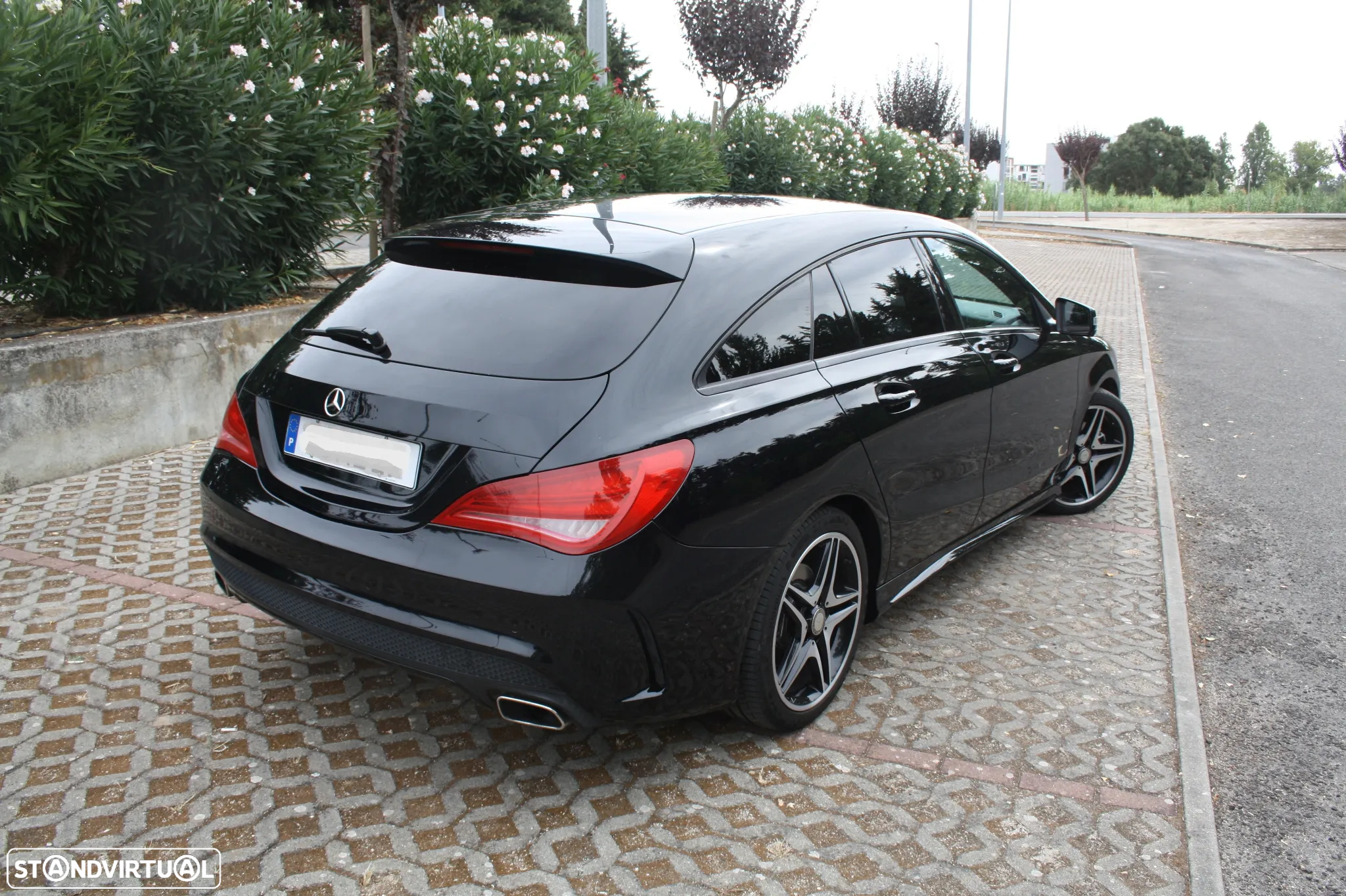 Mercedes-Benz CLA 180 d Shooting Brake AMG Line - 15