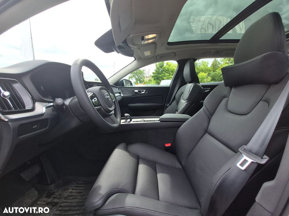 Volvo V60 B4 MHEV AT Plus Dark - 16